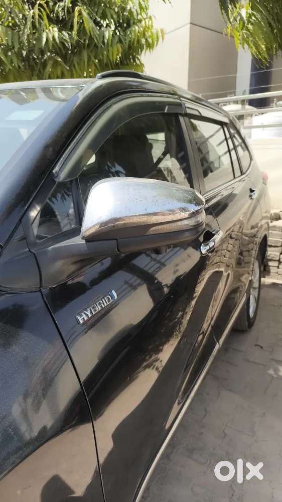 Toyota Innova Hycross Cng & Hybrids 85000 Km Driven