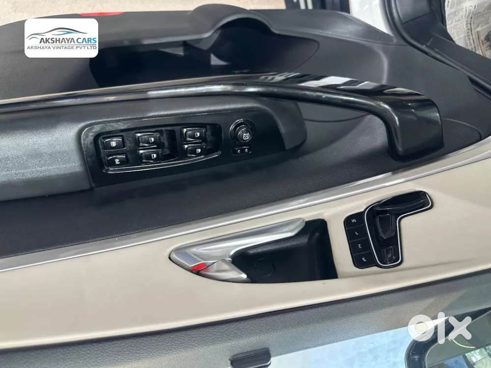 Mahindra Xuv700 2.2 Ax 7 Diesel At Luxury Pack Str Awd, 2022, Diesel