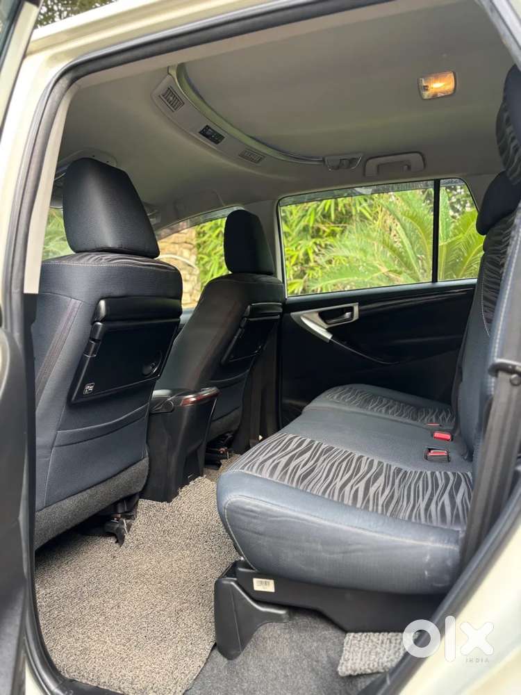 Toyota Innova Crysta [2020-ongoing] 2.4 Vx 8 Str, 2022, Diesel