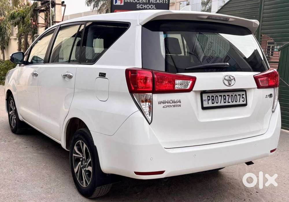 Toyota Innova Crysta, 2022, Petrol