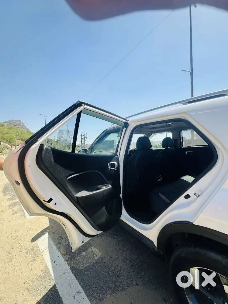 Hyundai Venue 2020 Diesel Well Maintained