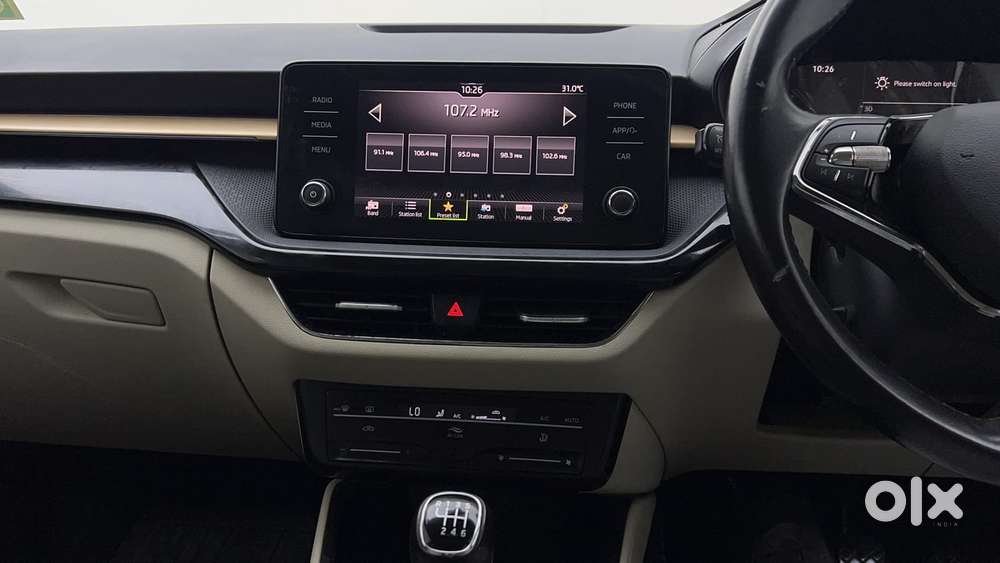 Skoda Slavia Style 1.0l Tsi Mt, 2022, Petrol