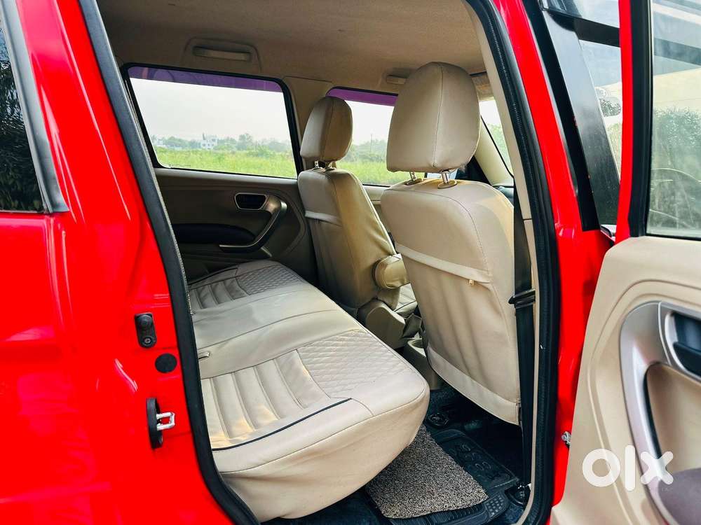 Mahindra Tuv 300 T10 Opt Dual Tone, 2019, Diesel