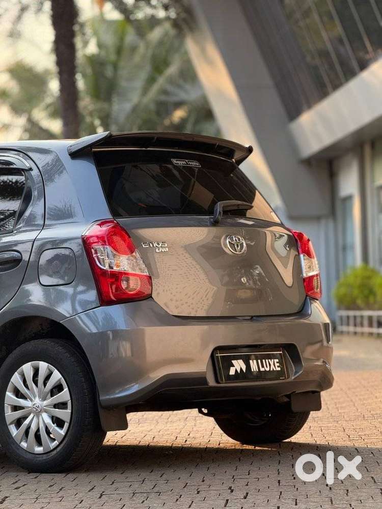 Toyota Etios Liva V Limited, 2017, Petrol