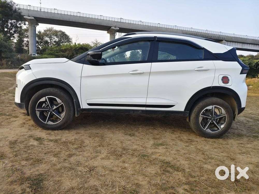 Tata Nexon Fearless Plus Purple 1.5 Revotorq Diesel 6amt Dual Tone, ..