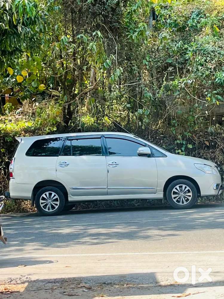 Toyota Innova 2015 Diesel Well Maintained