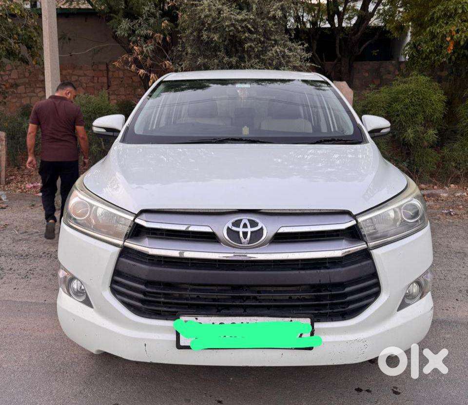 Toyota Innova Crysta 2016 Diesel Well Maintained