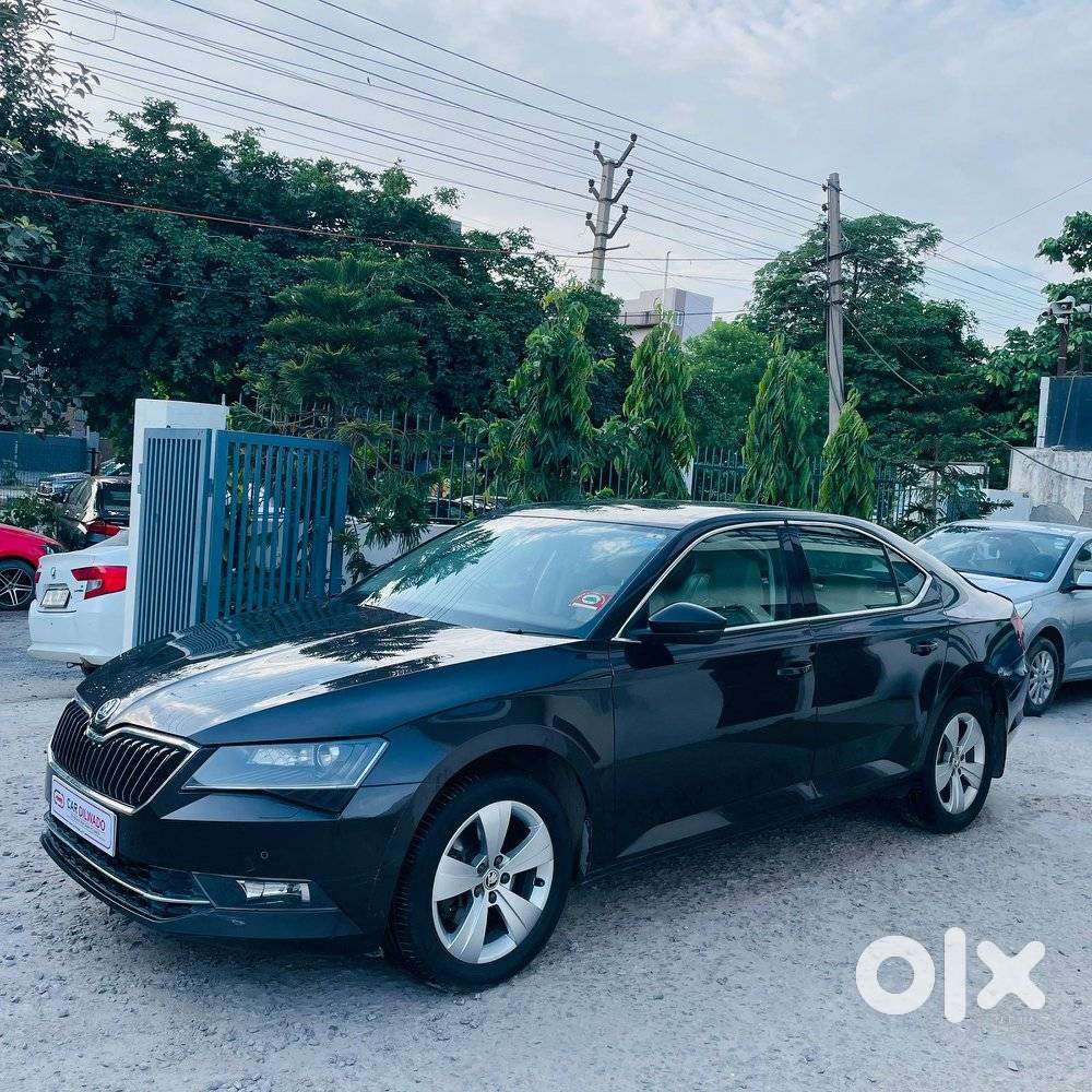 Skoda Superb Style 1.8 Tsi At, 2017, Petrol