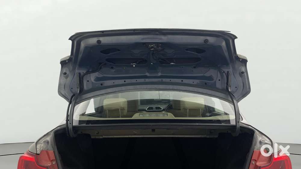 Maruti Suzuki Swift Dzire Zxi + Amt, 2022, Petrol