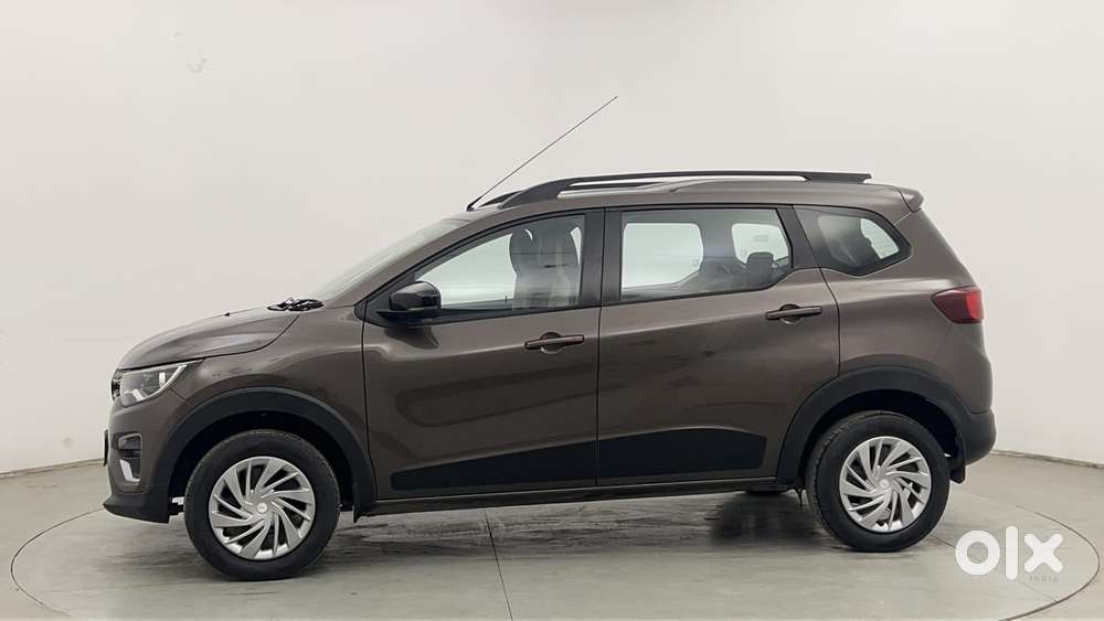 Renault Triber Rxz, 2022, Petrol