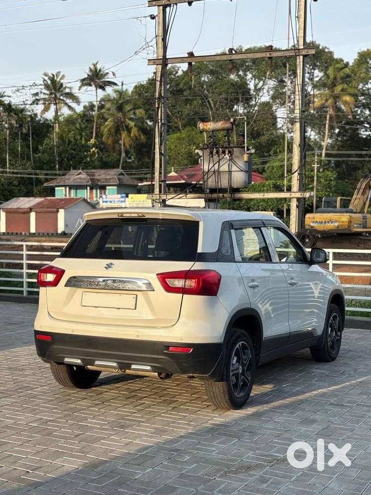 Maruti Suzuki Brezza 1.5 Lxi Smart Hybrid, 2020, Petrol
