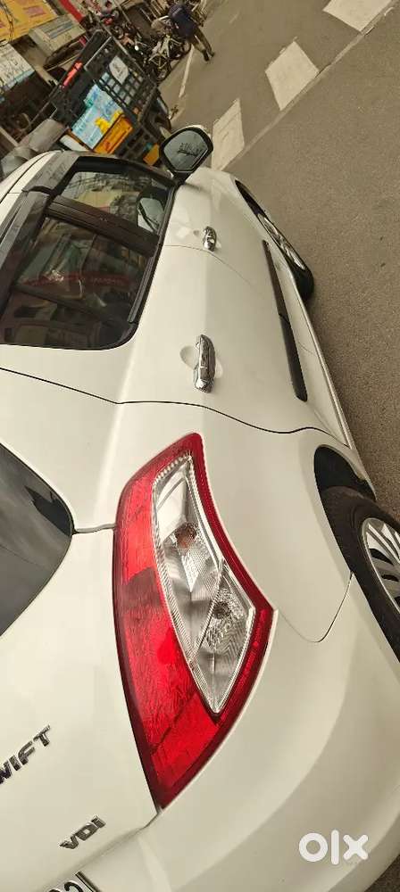 Maruti Suzuki Swift Ddis 2012