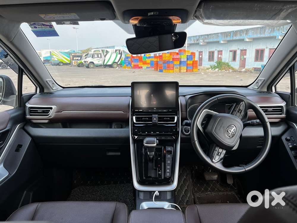 Toyota Innova Hycross 2024 Cng & Hybrids Well Maintained