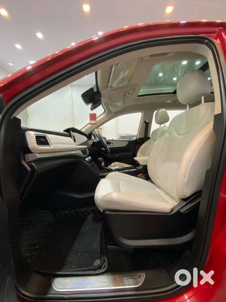 Mahindra Xuv700 2.2 Ax 7 Diesel At Str Awd, 2022, Diesel