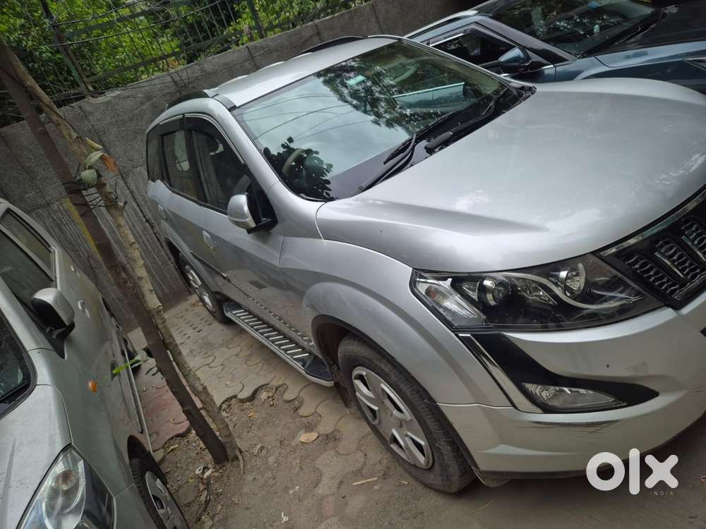 Mahindra Xuv500 Diesel 2017 Silver Color