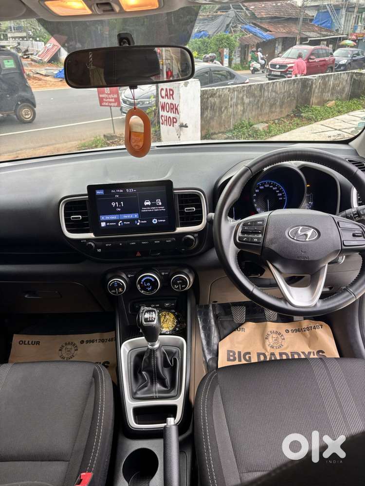 Hyundai Venue Sx (o) Mt 1.5 Diesel, 2021, Petrol