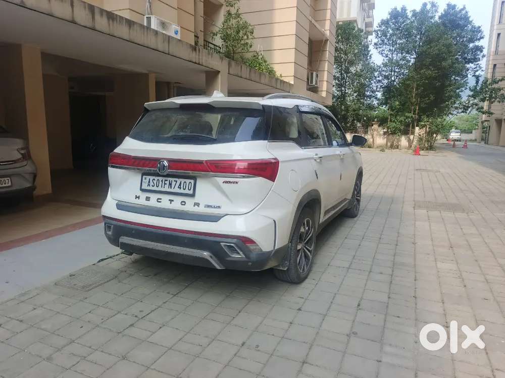 Mg Hector Plus Savvy 2023 Petrol Automatic