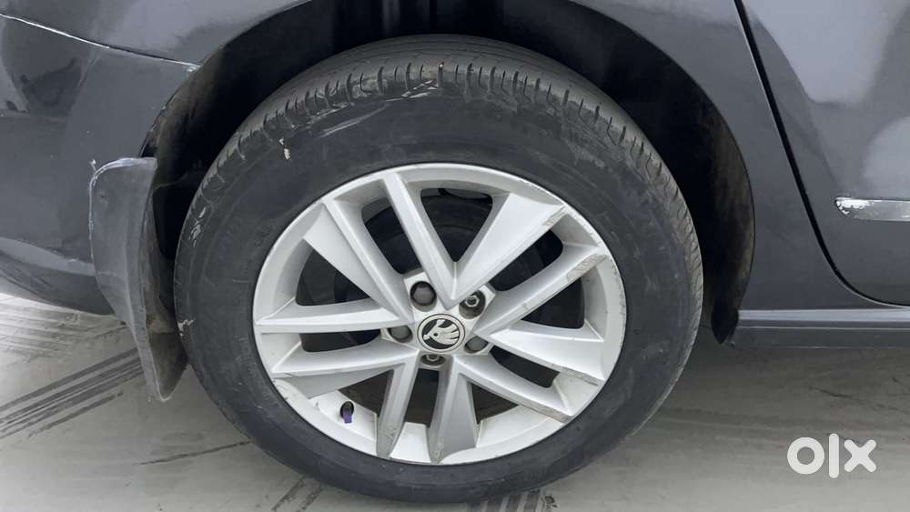 Skoda Rapid 1.0 Style At, 2020, Petrol