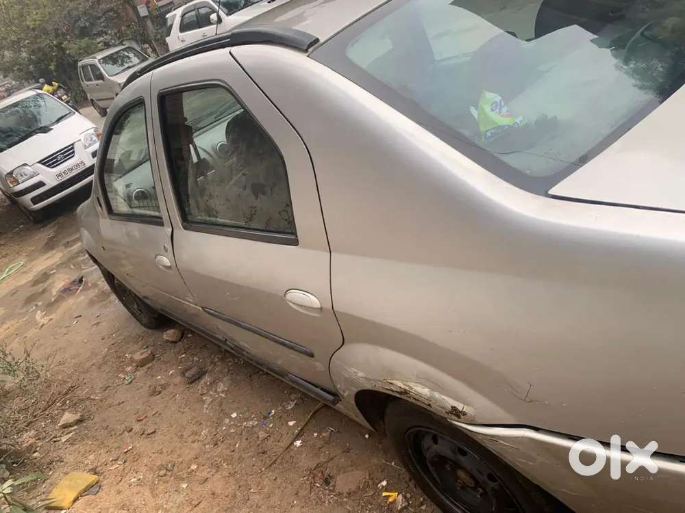 Mahindra Renault Logan 2014