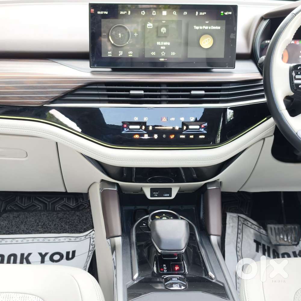Tata Safari Accomplished Plus 6 Str Dual Tone, 2025