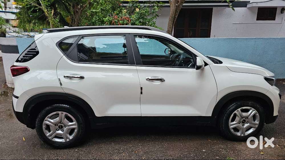 Kia Sonet Htk+ Petrol  Jan 2023 Reg  23,500 Km  Warranty Till 2028