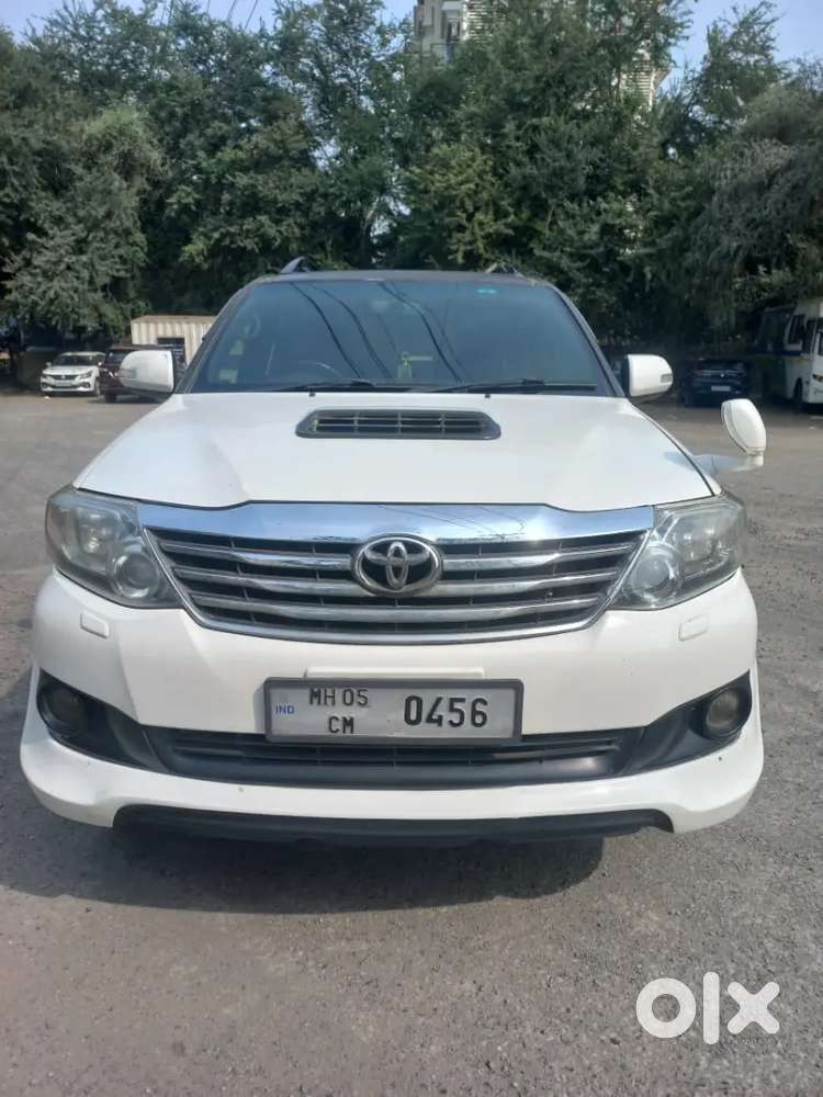 Toyota Fortuner 2015 Diesel 178000 Km Driven