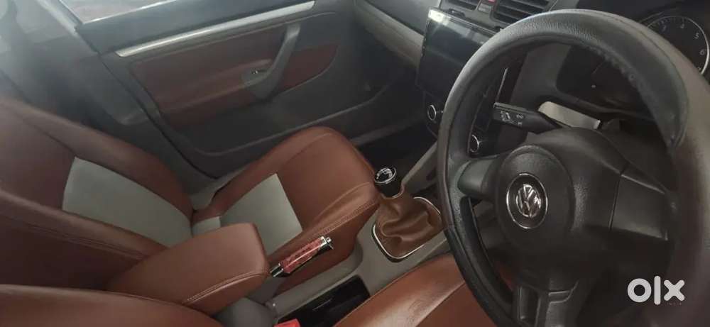 Volkswagen JETTA
2011
1.6 ltr 
Petrol
Manual
2nd owner
BraNd new tyres