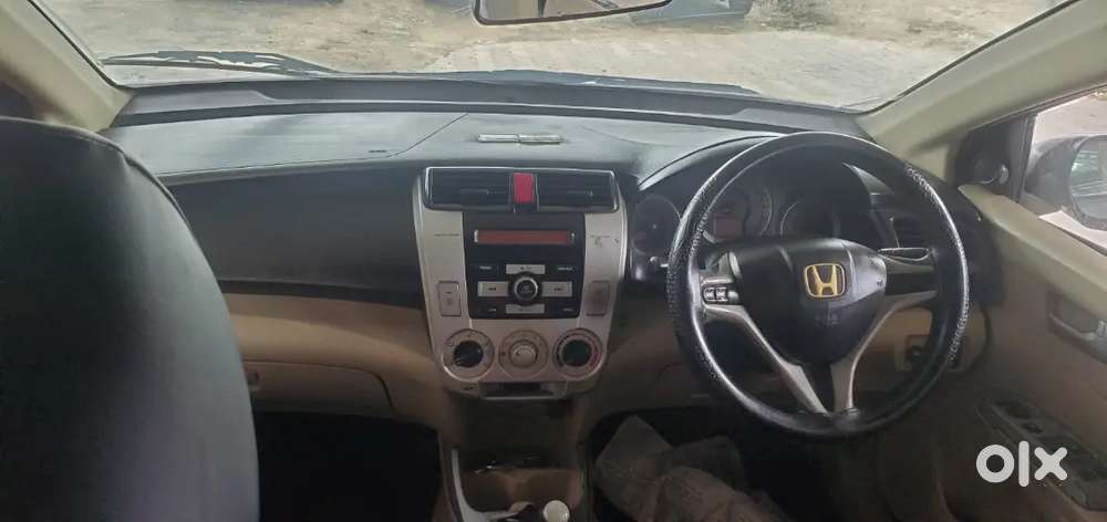 Honda City 1.5 V 2011