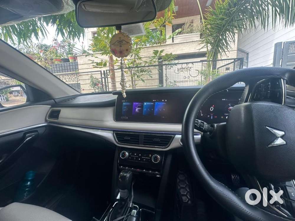 Mahindra Xuv700 2024 (oct) Diesel Ax7 Automatic 100% - Well Maintained