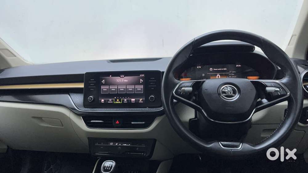 Skoda Slavia Style 1.0l Tsi Mt, 2022, Petrol