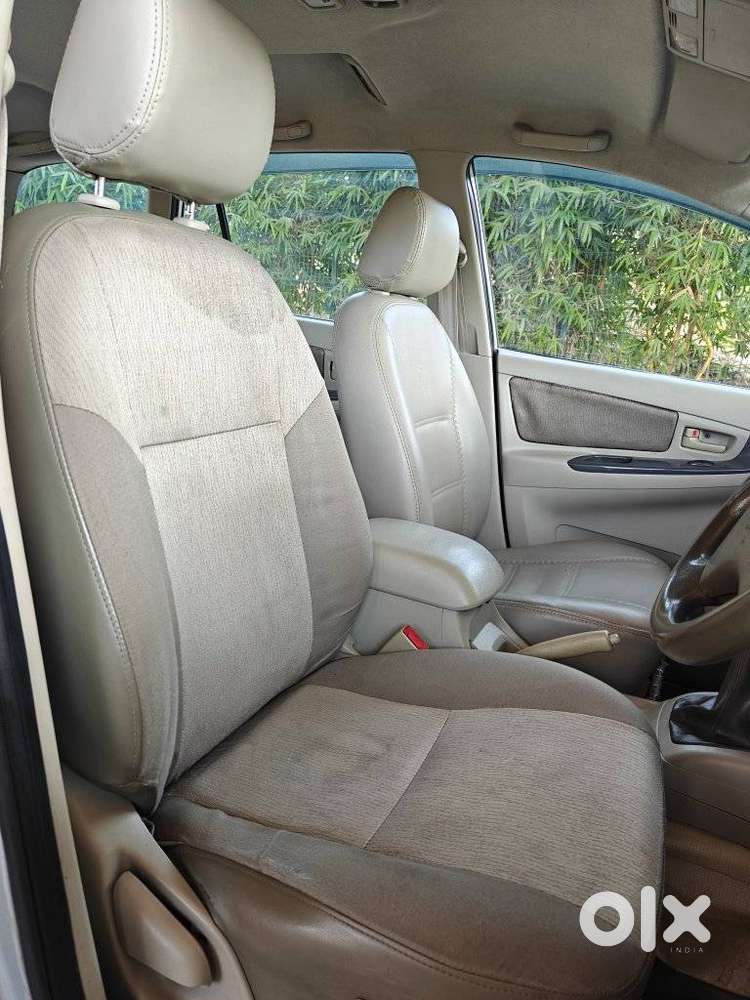 Toyota Innova 2.5 G (diesel) 8 Seater, 2013, Diesel