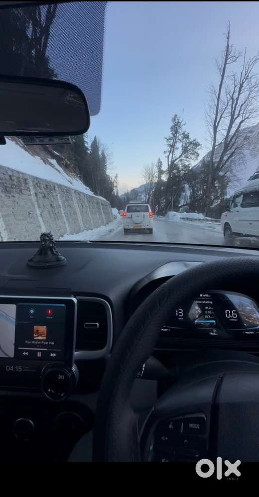 Hyundai Venue 2025 Petrol 15000 Km Driven
