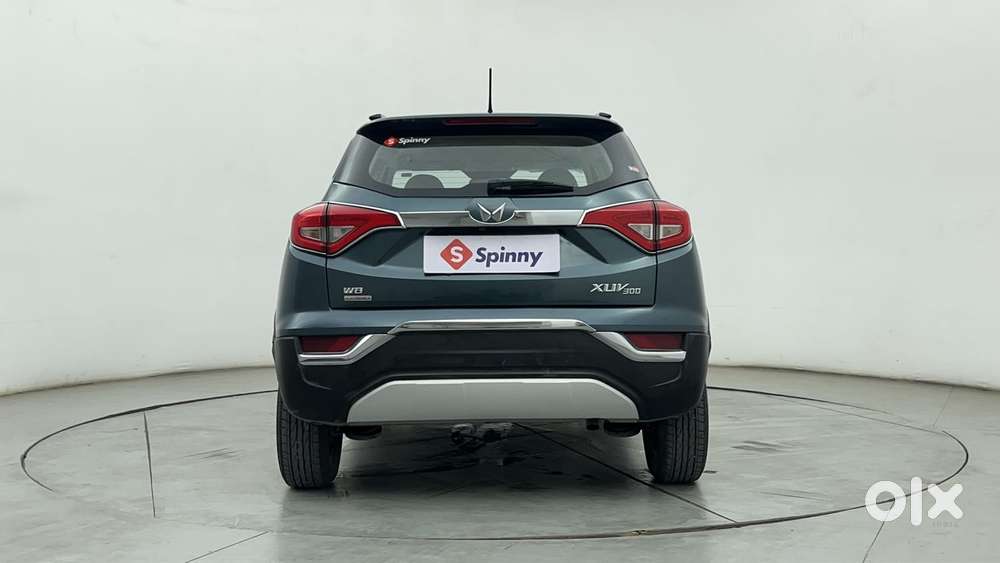 Mahindra Xuv300 1.2 W8 (o) Amt Petrol, 2022, Petrol