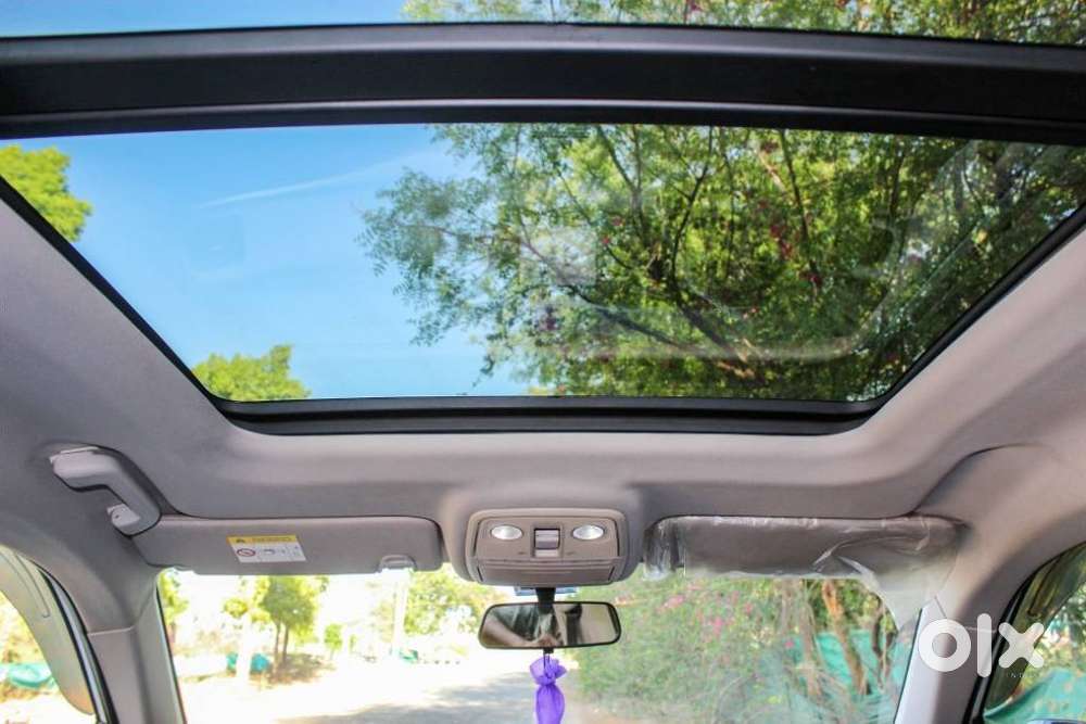 Mahindra Xuv700 2.0 Ax 5 Petrol Mt Str, 2022, Petrol