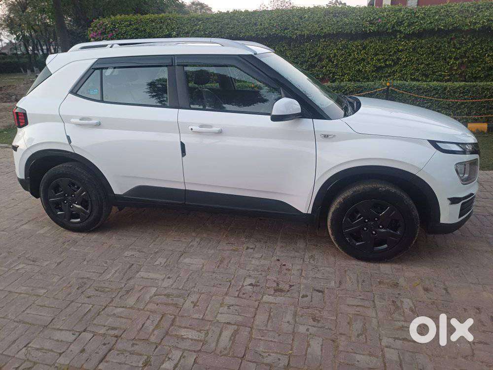 Hyundai Venue S 1.2 Petrol, 2024, Petrol