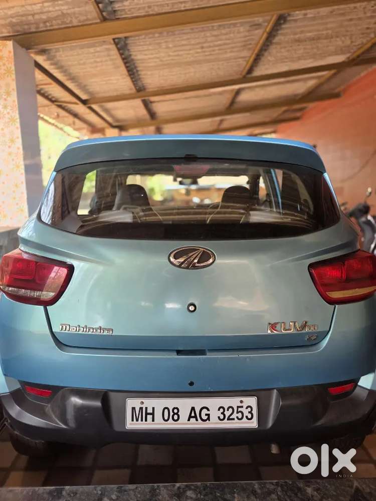 Mahindra Kuv 100