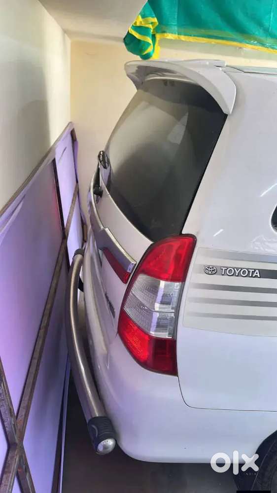 Toyota Innova 2.5 G Manual Transmission