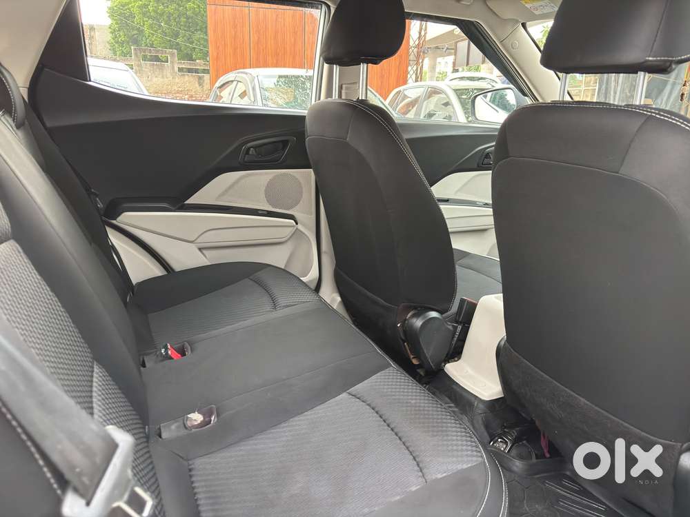 Mahindra Xuv300 W4, 2022, Petrol