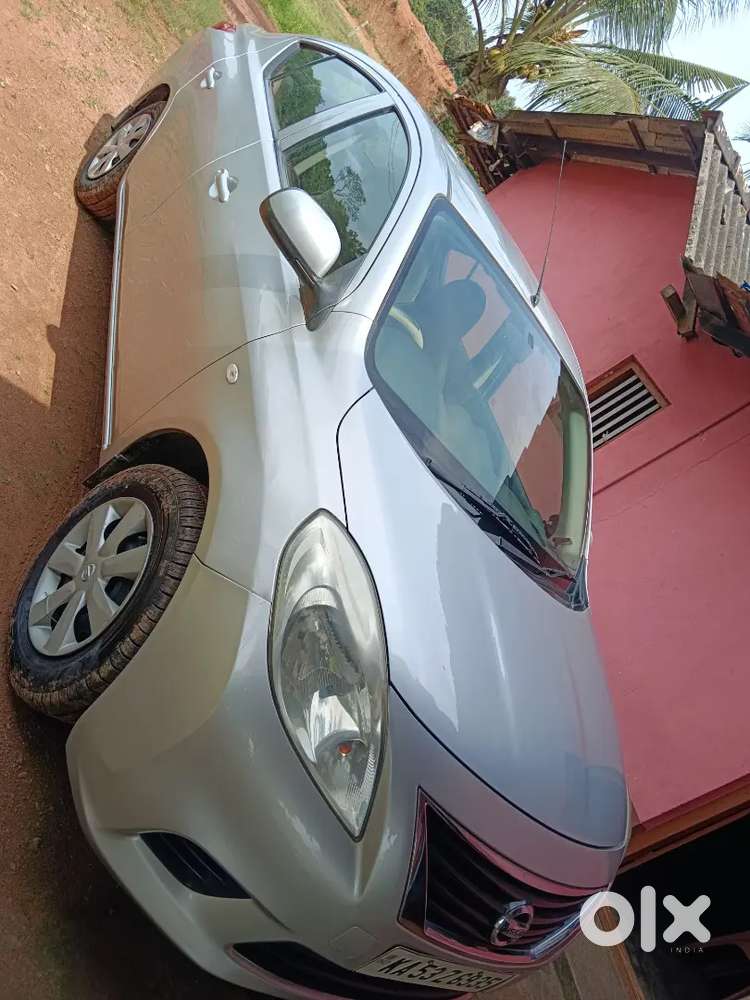Nissan Sunny 2012