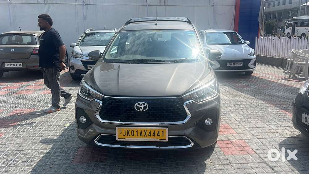 Toyota Rumion Petrol At 2024 With Finance Available