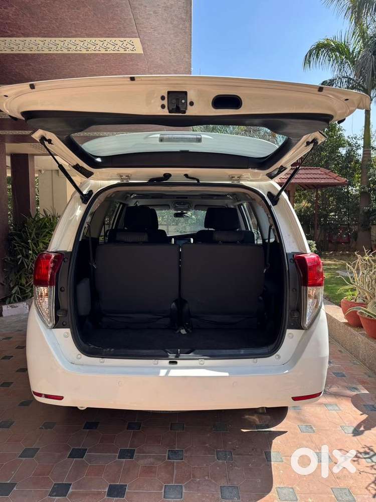 Toyota Innova Crysta 2017 Diesel Well Maintained