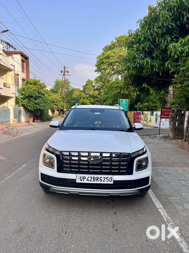 Hyundai Venue 1.2 S (o), 2024, Petrol