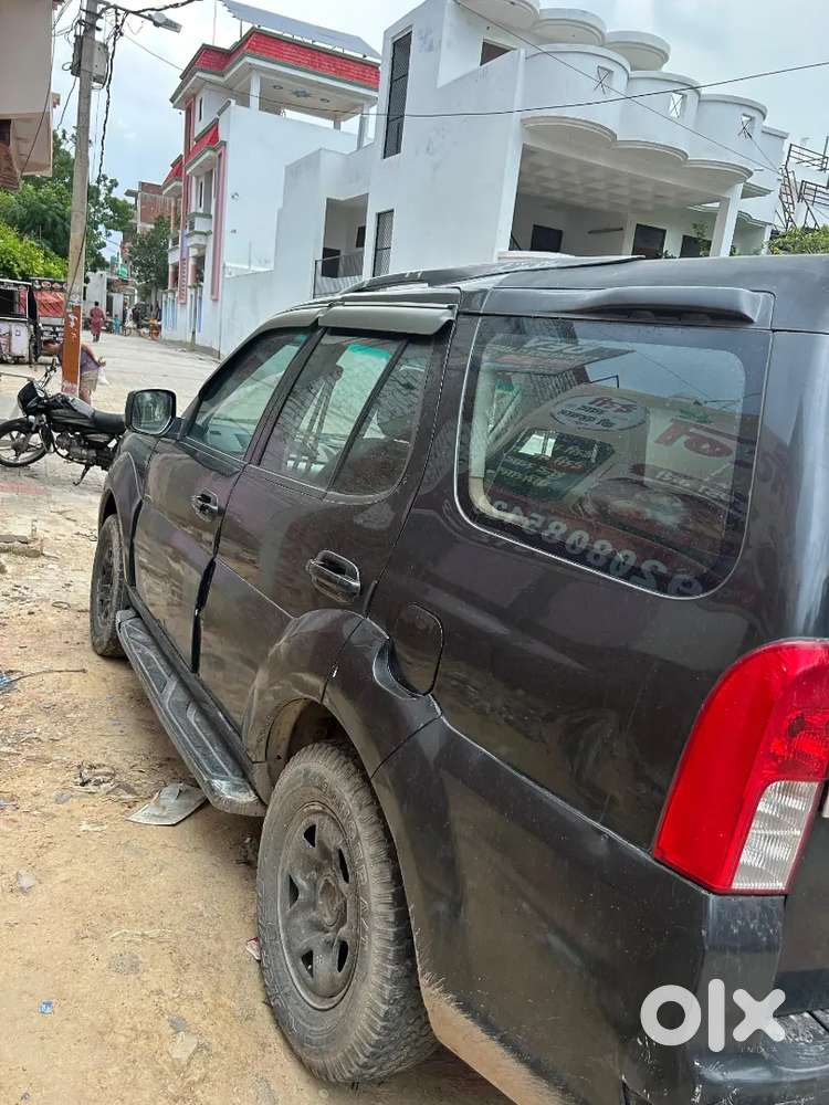 Tata Safari Storme 2013