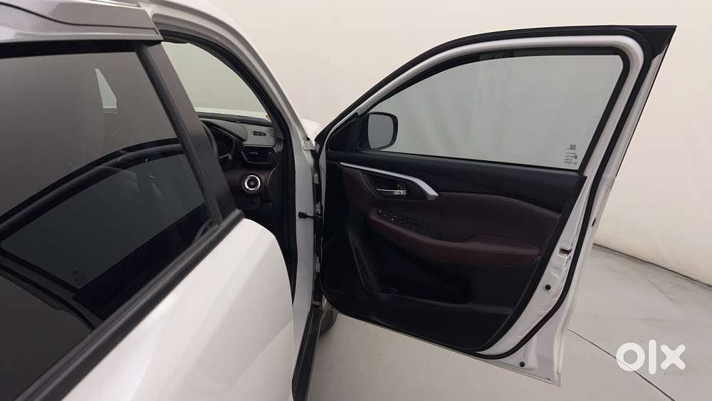 Maruti Suzuki Grand Vitara 1.5 Delta Smart Hybrid At, 2024, Petrol