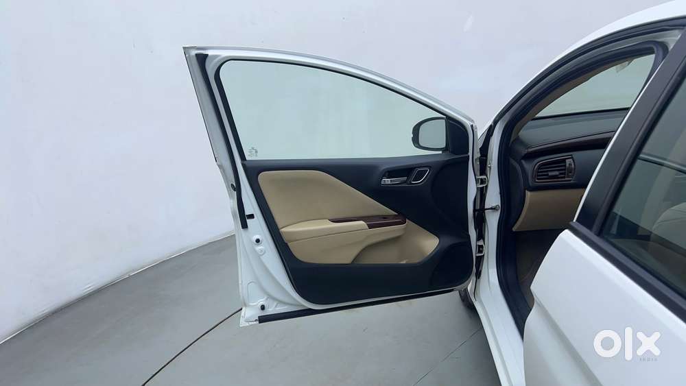 Honda City 1.5 V 4th Gen I-vtec Mt, 2023, Petrol