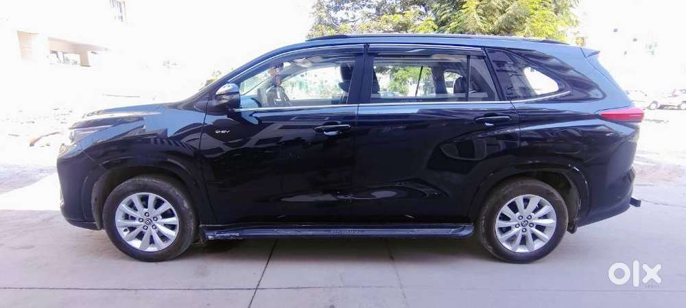 Toyota Innova Hycross 2.0 Vx (o) Hybrid 7 Str, 2025, Cng & Hybrids