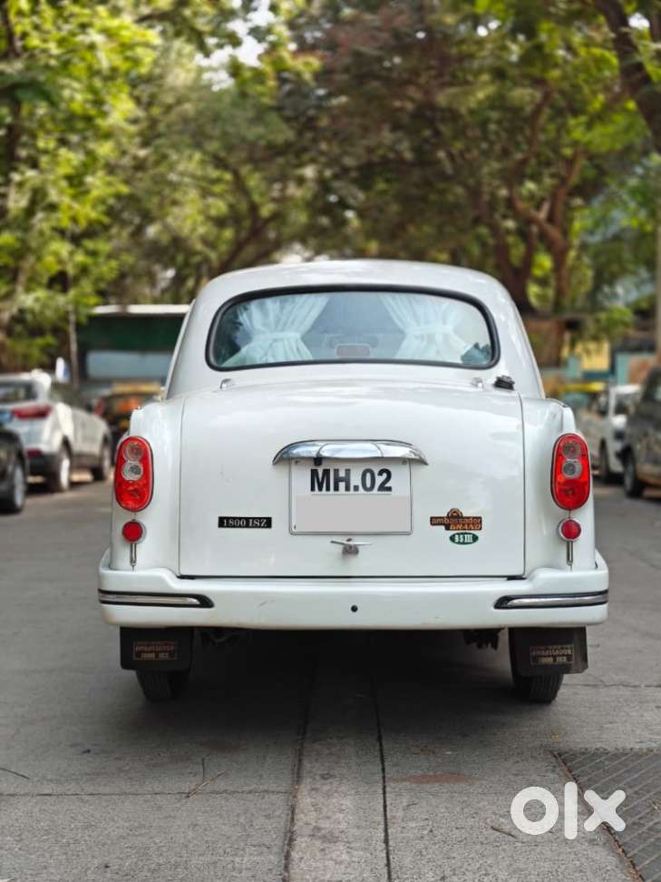 Ambassador Grand 1800 Bsiv, 2011, Petrol