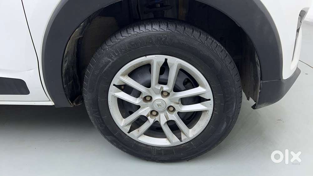 Renault Triber Rxt, 2022, Petrol
