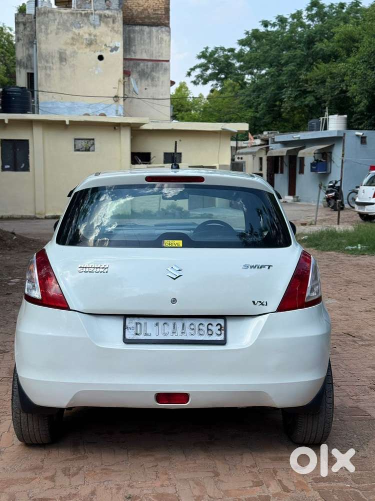 Maruti Suzuki Swift Vxi 1.2 Abs Bs-iv, 2016, Cng & Hybrids
