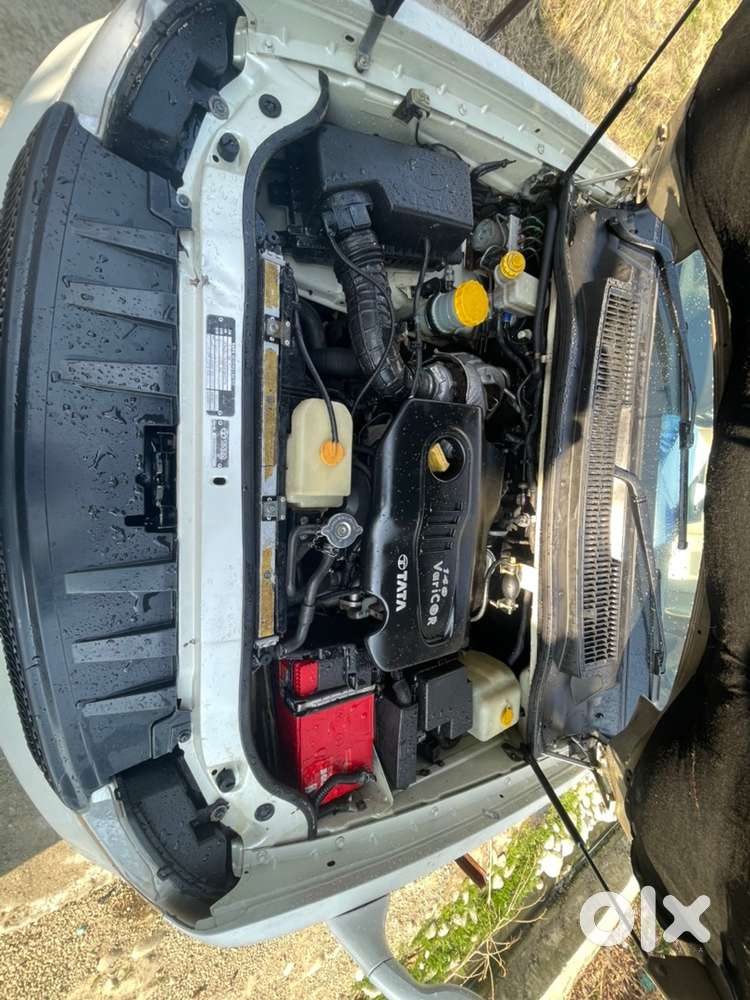 Tata Safari Storme 2015